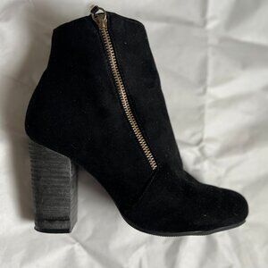 Ardene high black ankle boots with gold zippers EUC